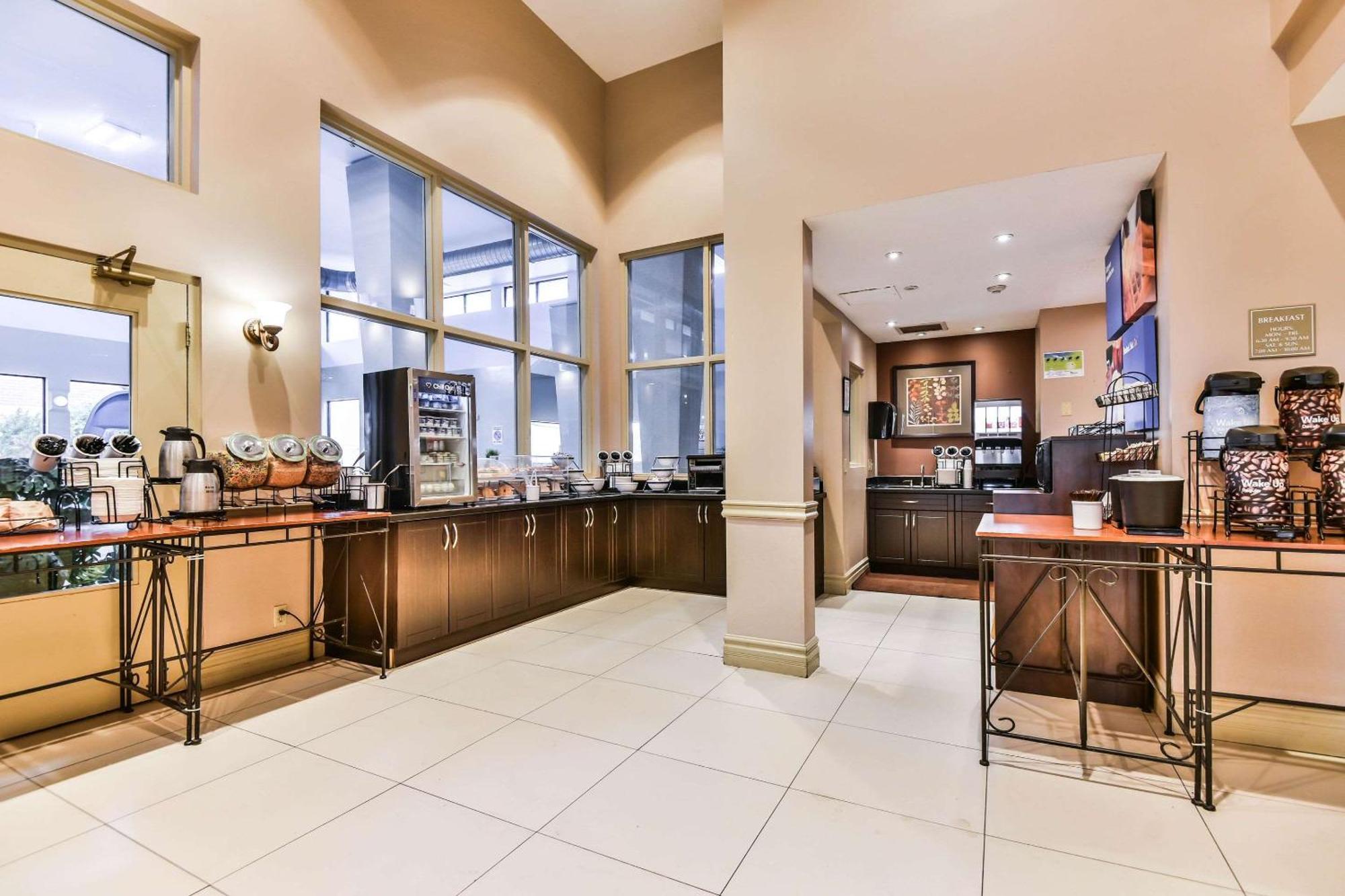 Comfort Inn & Suites Ambassador Bridge Віндзор Екстер'єр фото
