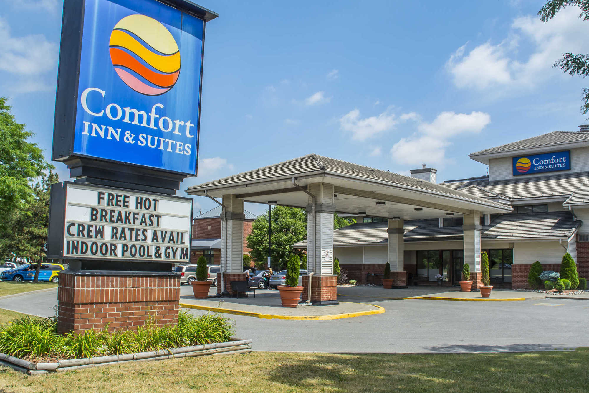 Comfort Inn & Suites Ambassador Bridge Віндзор Екстер'єр фото